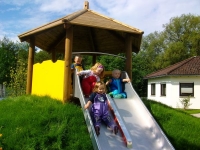 Kleine Strolche und das neue Außengelände